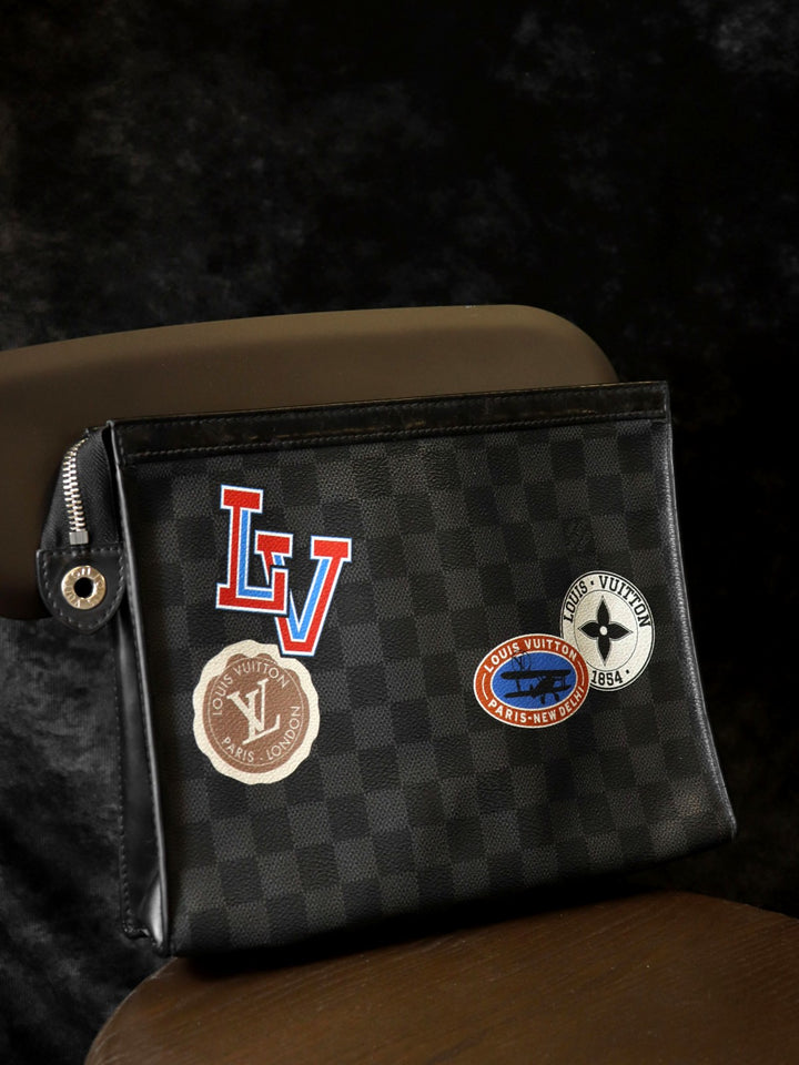 LOUIS VUITTON ルイ・ヴィトン ポシェットヴォワヤージュMM N64442 LVリーグ クラッチバッグ ダミエグラフィットキャンバス ワッペン ラベル ブラック