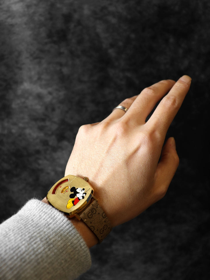 美品 GUCCI グッチ 腕時計 箱付 グリップ YA157420/157.4 クォーツ ミッキー ディズニー コラボ ゴールド ブランド