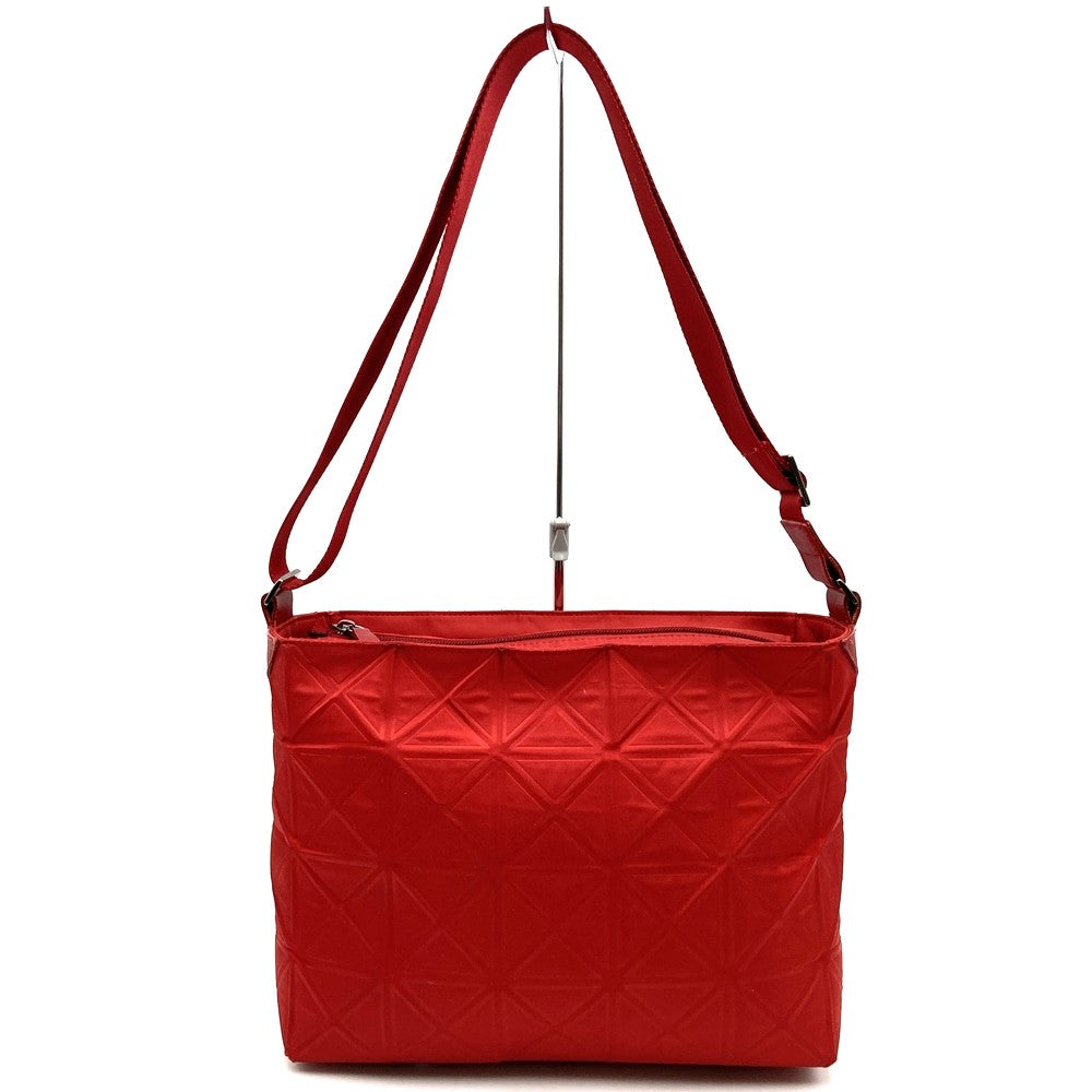 ISSEY MIYAKE イッセイミヤケ プリーツプリーズ ショルダーバッグ 赤 ポリエステル