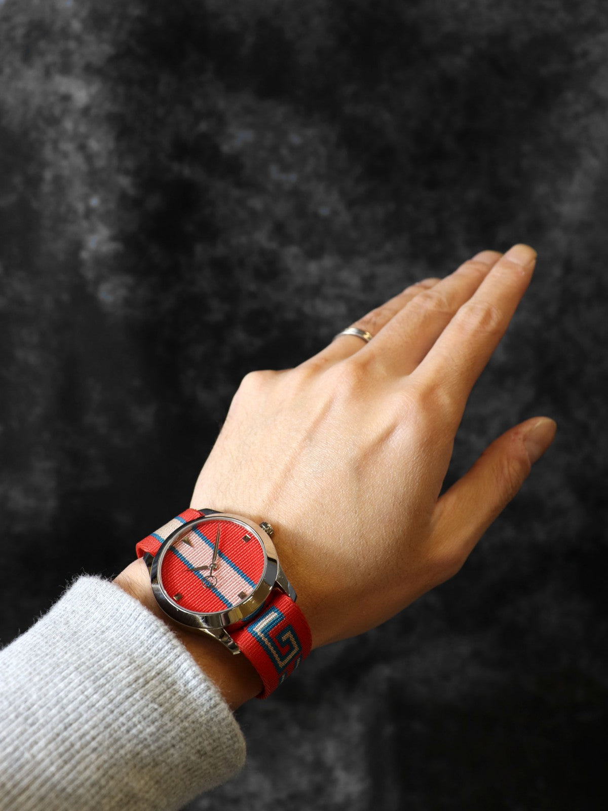GUCCI グッチ 腕時計 Gタイムレス YA1264070/126.4 SS ナイロン