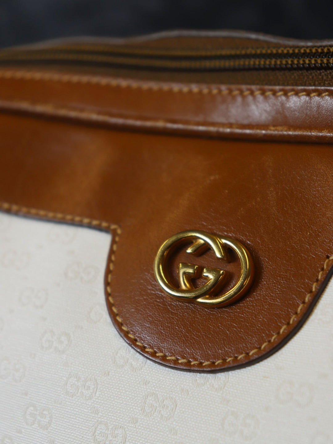 GUCCI オールドグッチ 0001 104 0558 ショルダーバッグ ホワイト ブラウン マイクロGG PVC×レザー ブランド 訳あり