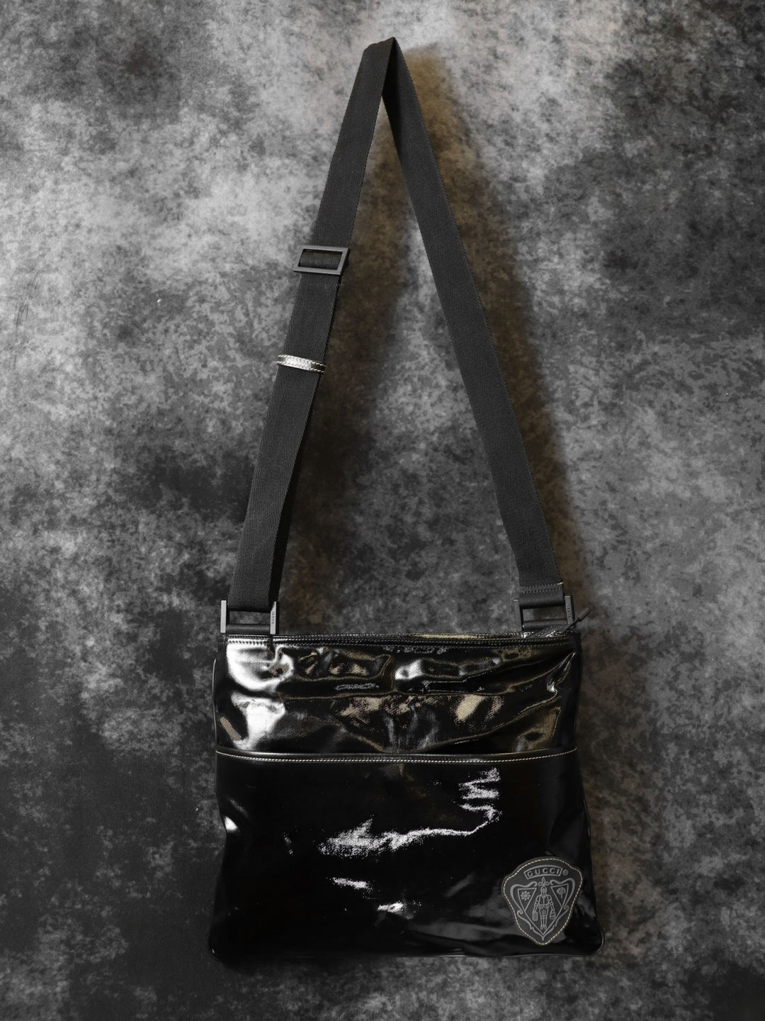 GUCCI グッチ 181093 クレスト ショルダーバッグ エナメル パテント レザー ブラック