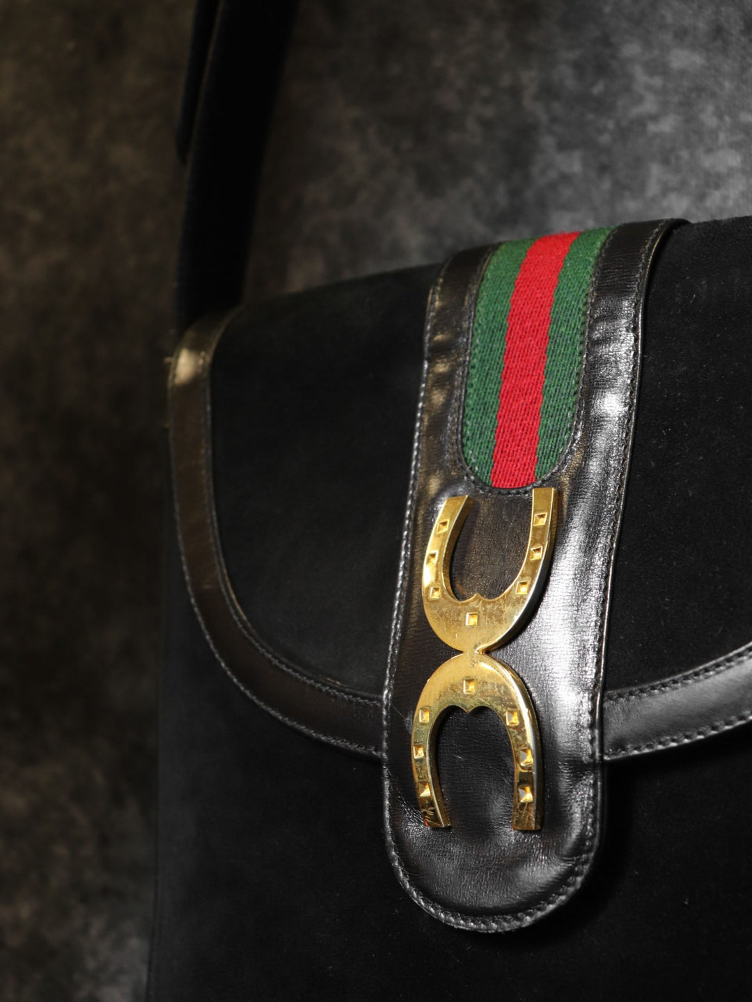 GUCCI オールドグッチ 肩掛け ショルダーバッグ ホースシュー ヴィンテージ ブラック 黒 スウェード/レザー ブランド品