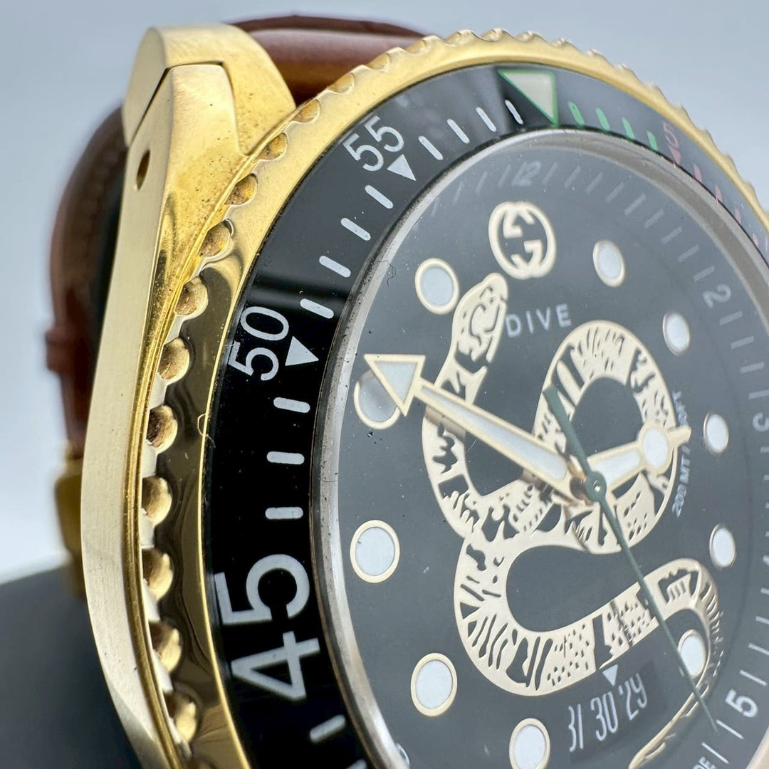 GUCCI グッチ 腕時計 ダイブ YA136219/136.2 デイト スネーク 蛇 へび クォーツ SS ブラック ゴールド レザー ブランド