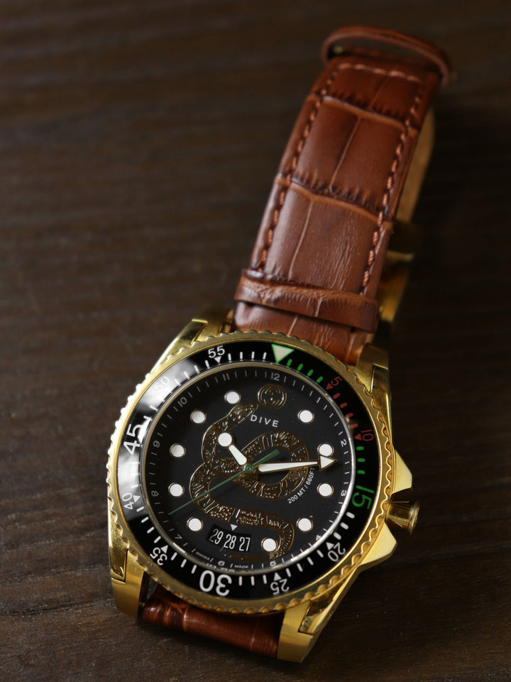 GUCCI グッチ 腕時計 ダイブ YA136219/136.2 デイト スネーク 蛇 へび クォーツ SS ブラック ゴールド レザー ブランド