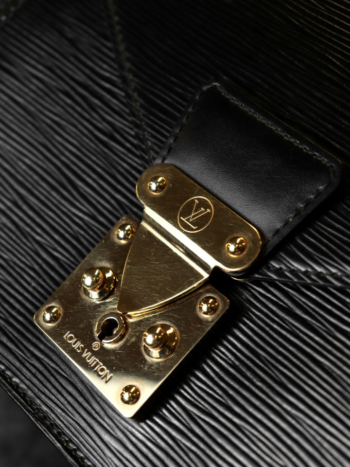 LOUIS VUITTON ルイ・ヴィトン ポシェットセリエ ドラゴンヌ セカンドバッグ クラッチバッグ エピレザー ノワール ブラック 黒 M52612
