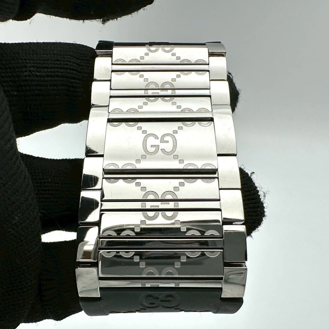GUCCI グッチ 腕時計 トワール バングルウォッチ 112 GG ラバー クォーツ ブラック ブランド